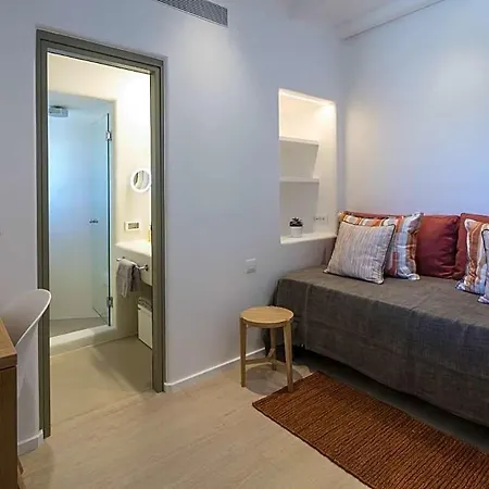 Agia Anna Sleeps 13 With Pool And Air Con וילה