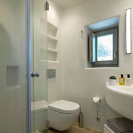 Agia Anna Sleeps 13 With Pool And Air Con