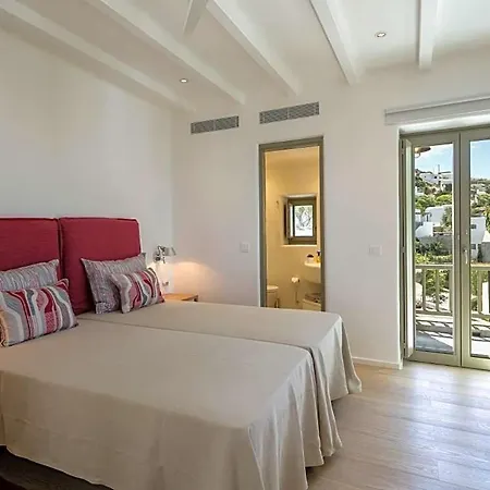 Agia Anna Sleeps 13 With Pool And Air Con 别墅