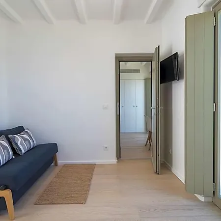 Agia Anna Sleeps 13 With Pool And Air Con 别墅