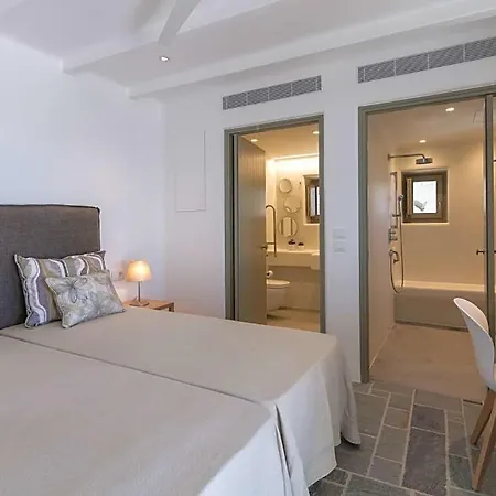 Agia Anna Sleeps 13 With Pool And Air Con 别墅