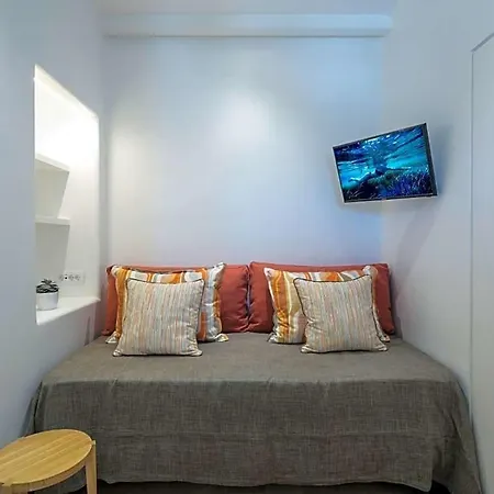 Agia Anna Sleeps 13 With Pool And Air Con *